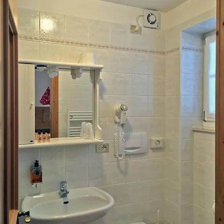 Rifugio Monti Pallidi イン 2*