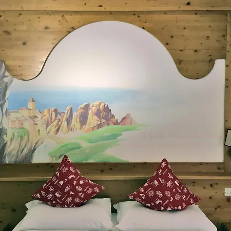 Rifugio Monti Pallidi イン