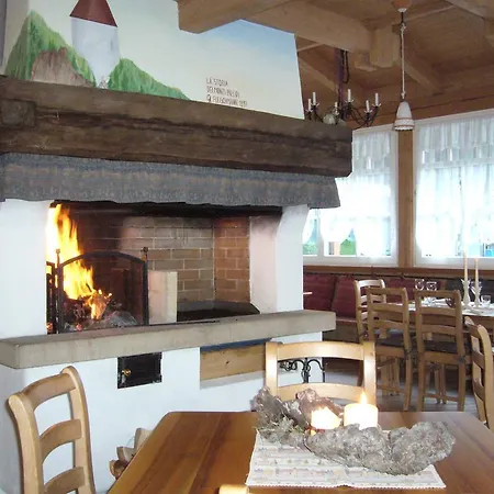 Rifugio Monti Pallidi イン カナツェーイ