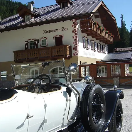 Rifugio Monti Pallidi イン