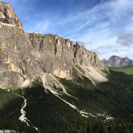 Kro Rifugio Monti Pallidi Canazei
