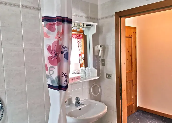 Rifugio Monti Pallidi Канацеи